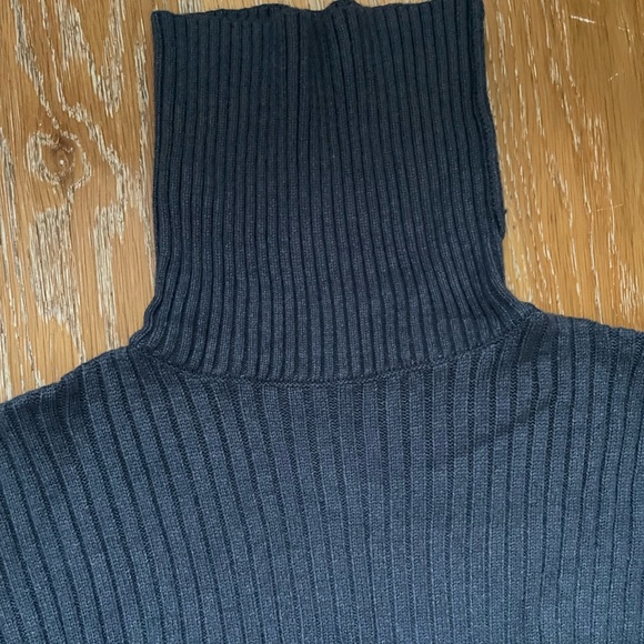 Oversized Turtleneck Sweater Dress - Picture 4 of 8